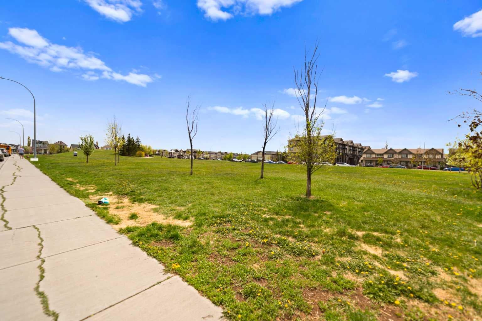 81 Copperpond Landing SE