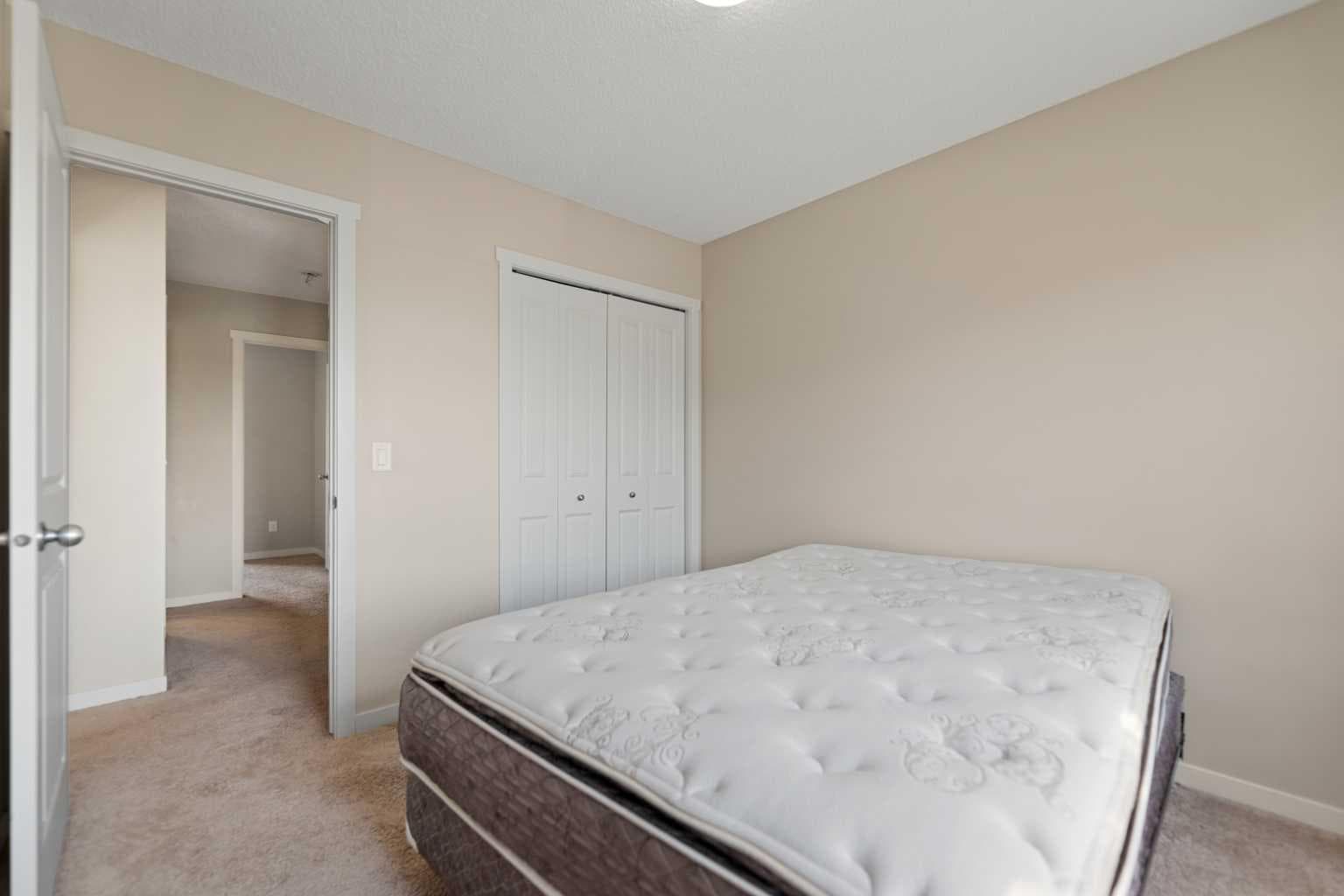 81 Copperpond Landing SE