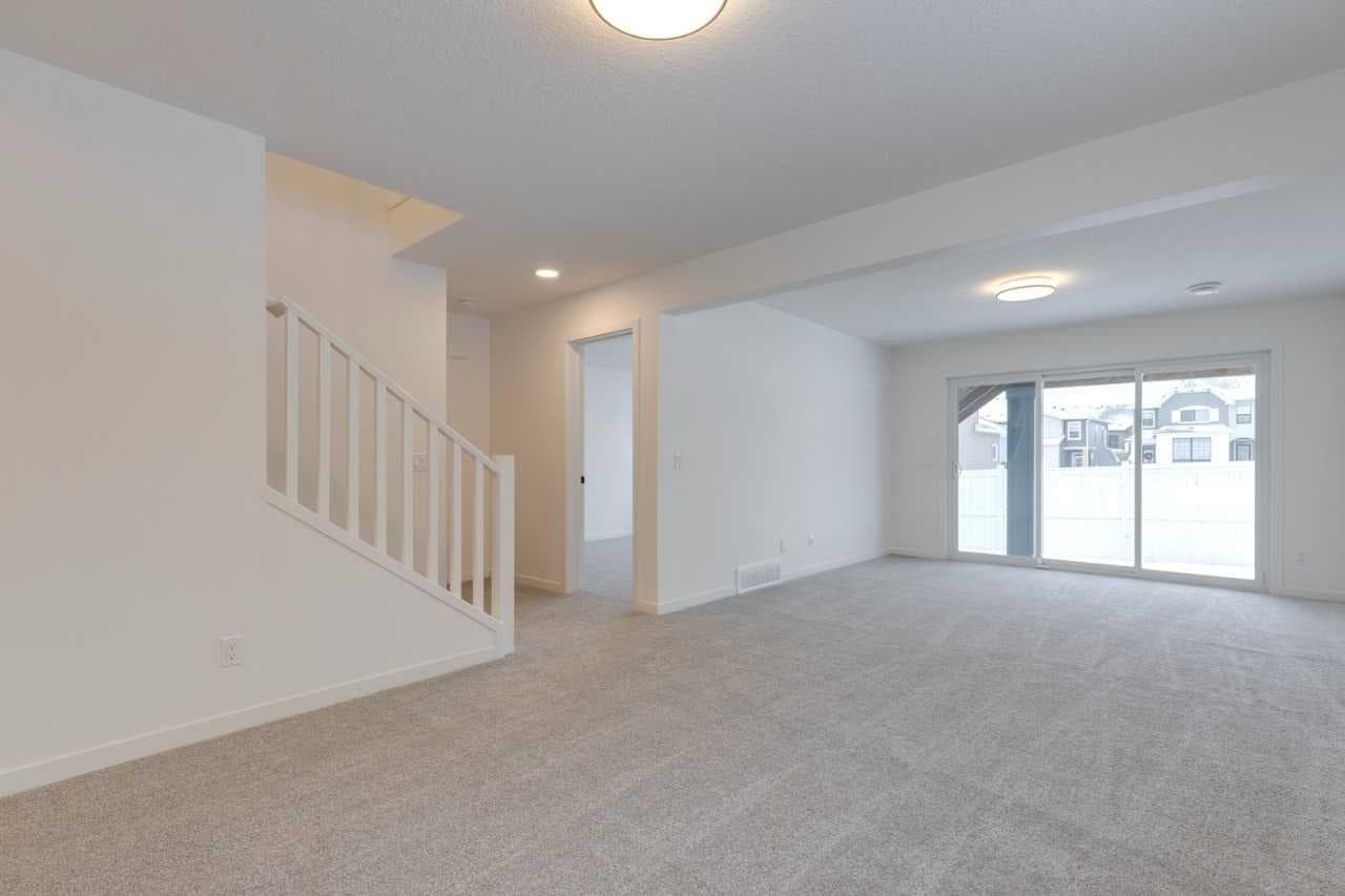 1402 Bayview Crescent SW
