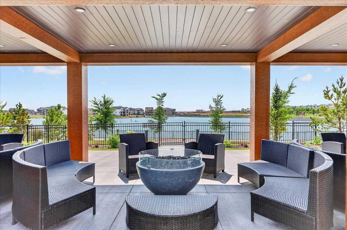 102, 140 Marina Cove SE