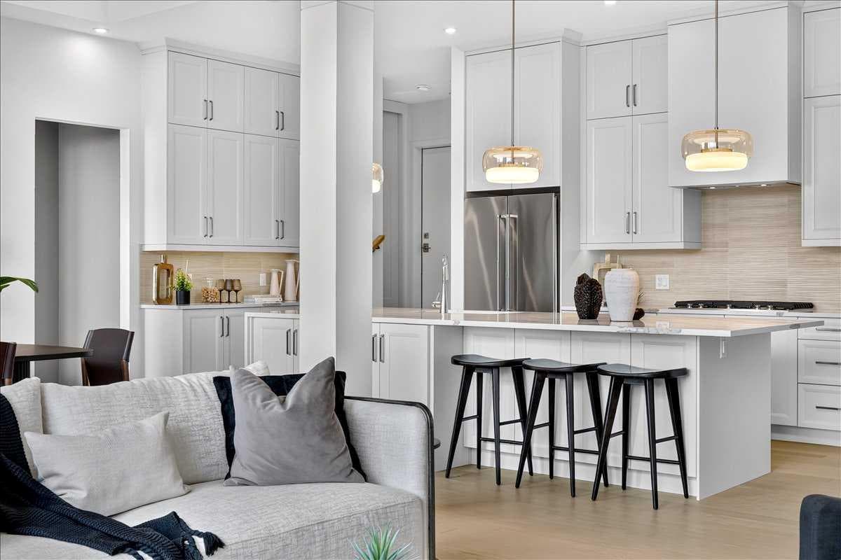 102, 140 Marina Cove SE