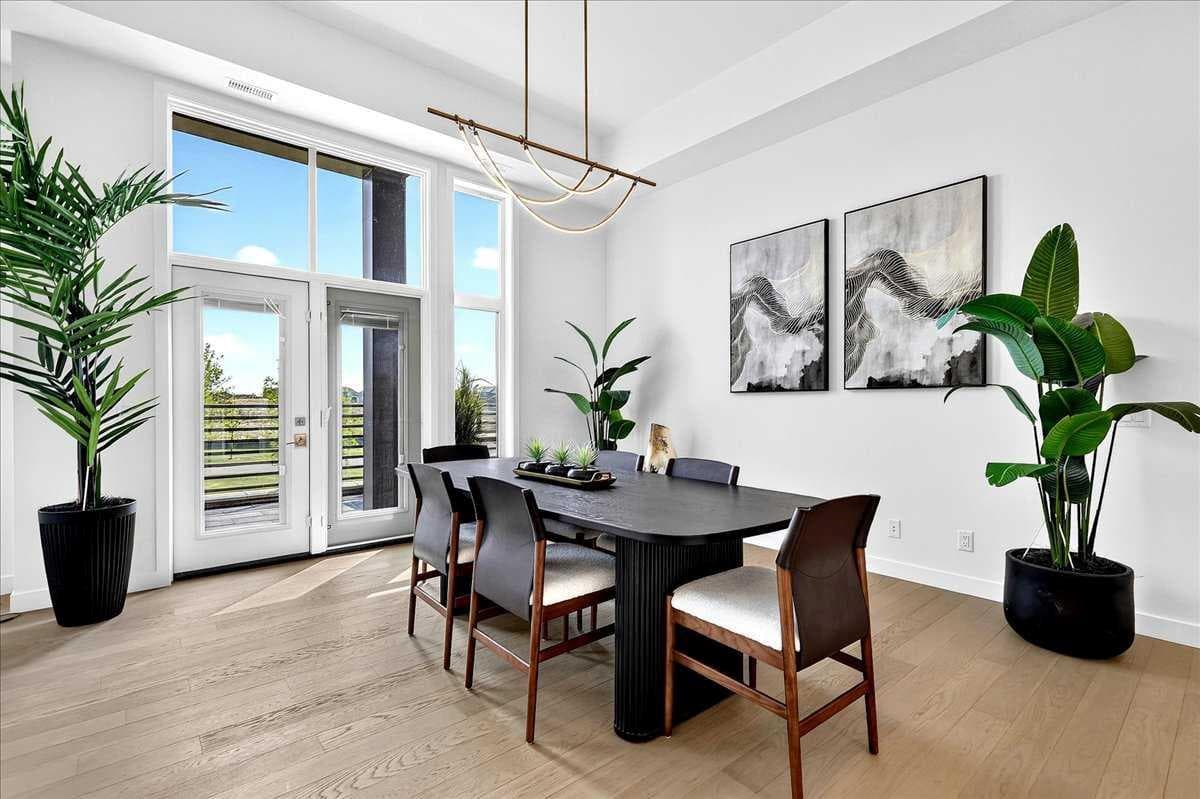 102, 140 Marina Cove SE