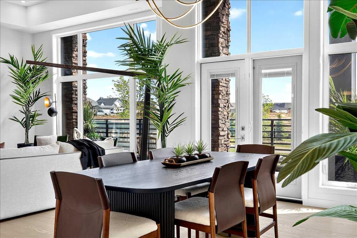 102, 140 Marina Cove SE