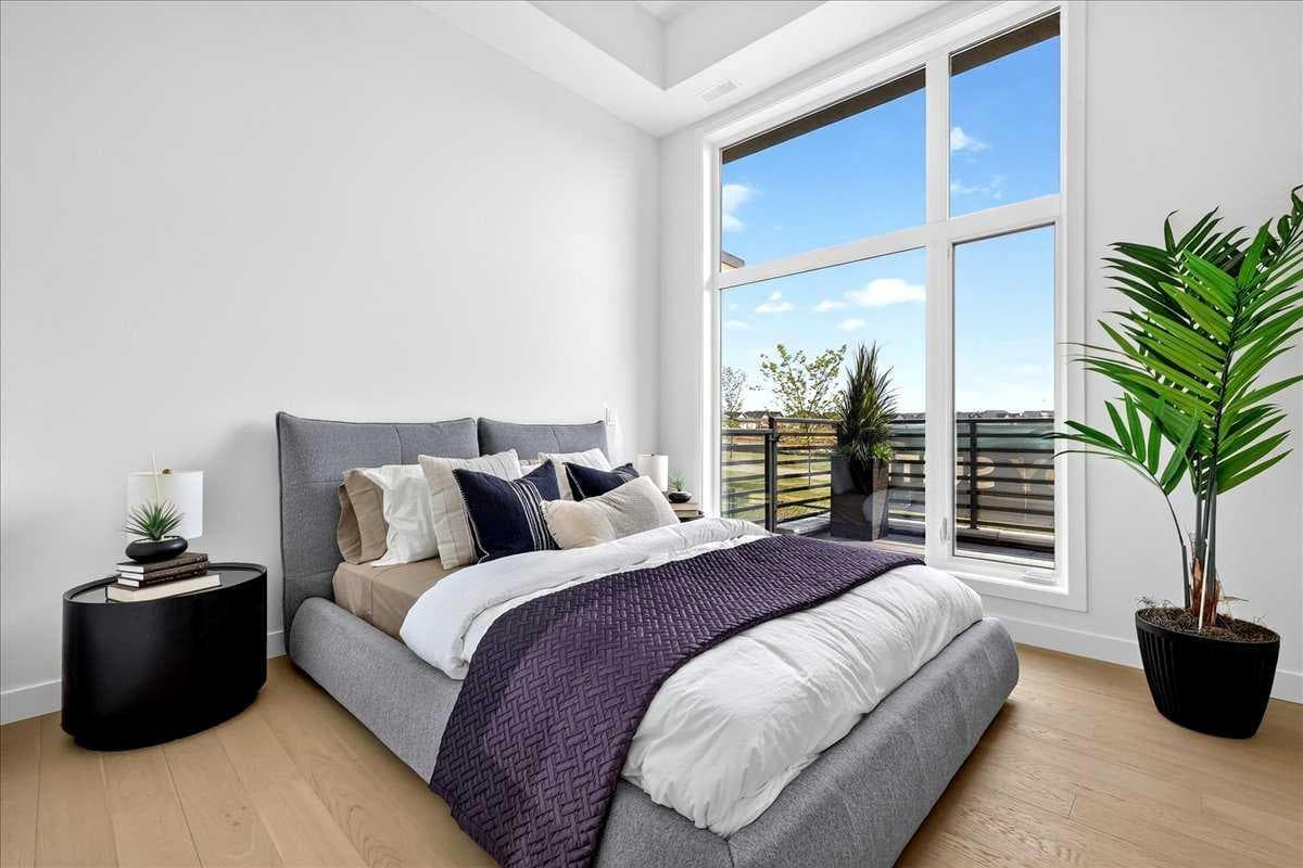 102, 140 Marina Cove SE