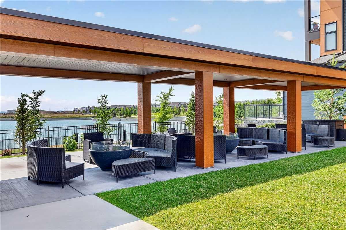 102, 140 Marina Cove SE
