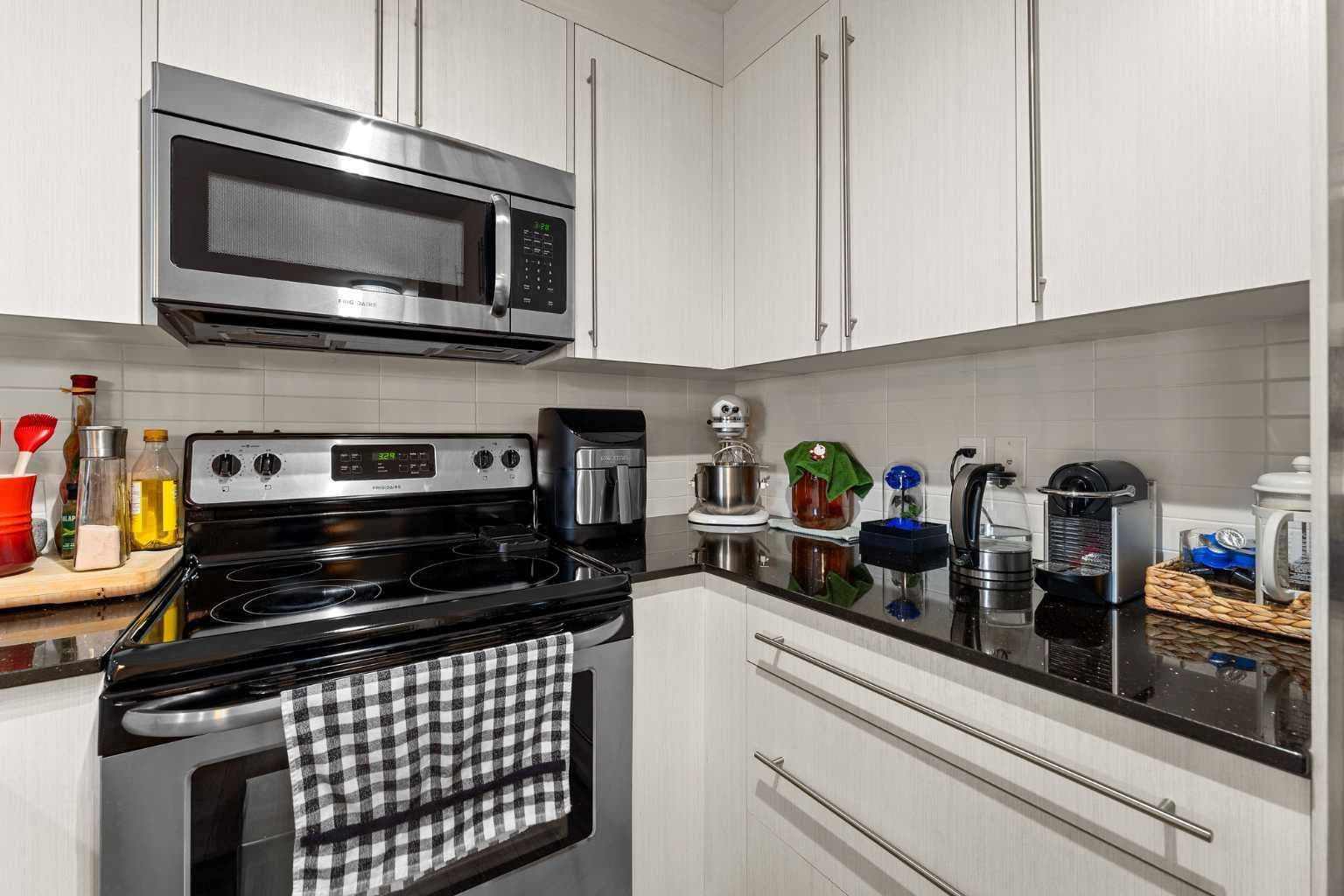 3407, 11 Mahogany Row SE