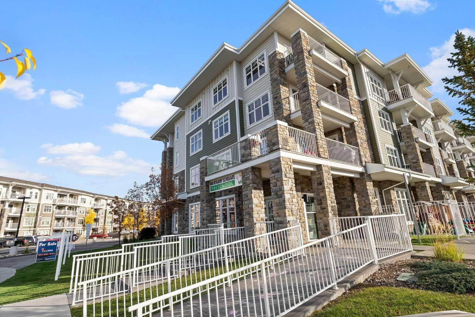 3407, 11 Mahogany Row SE