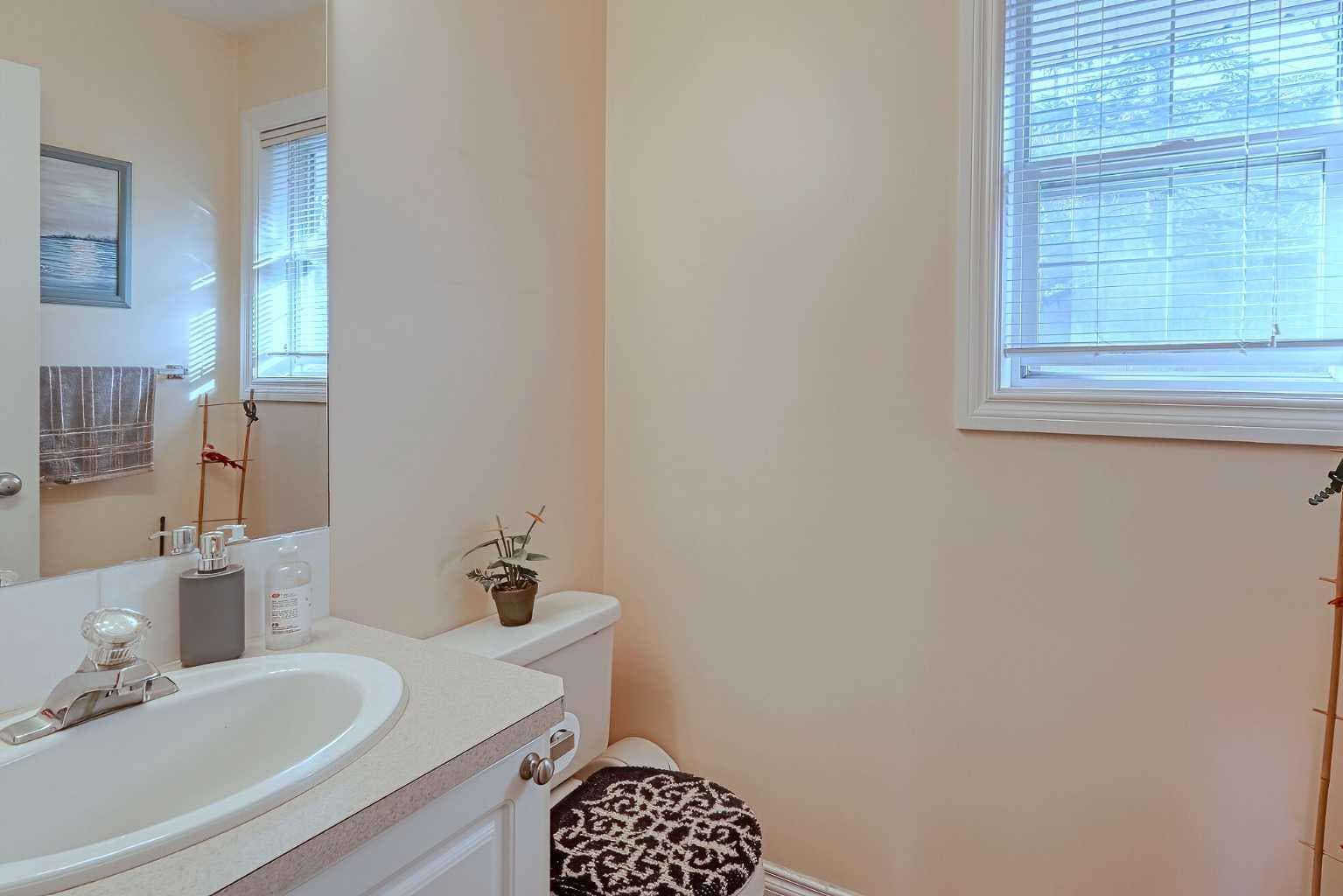 501 Coral Cove NE