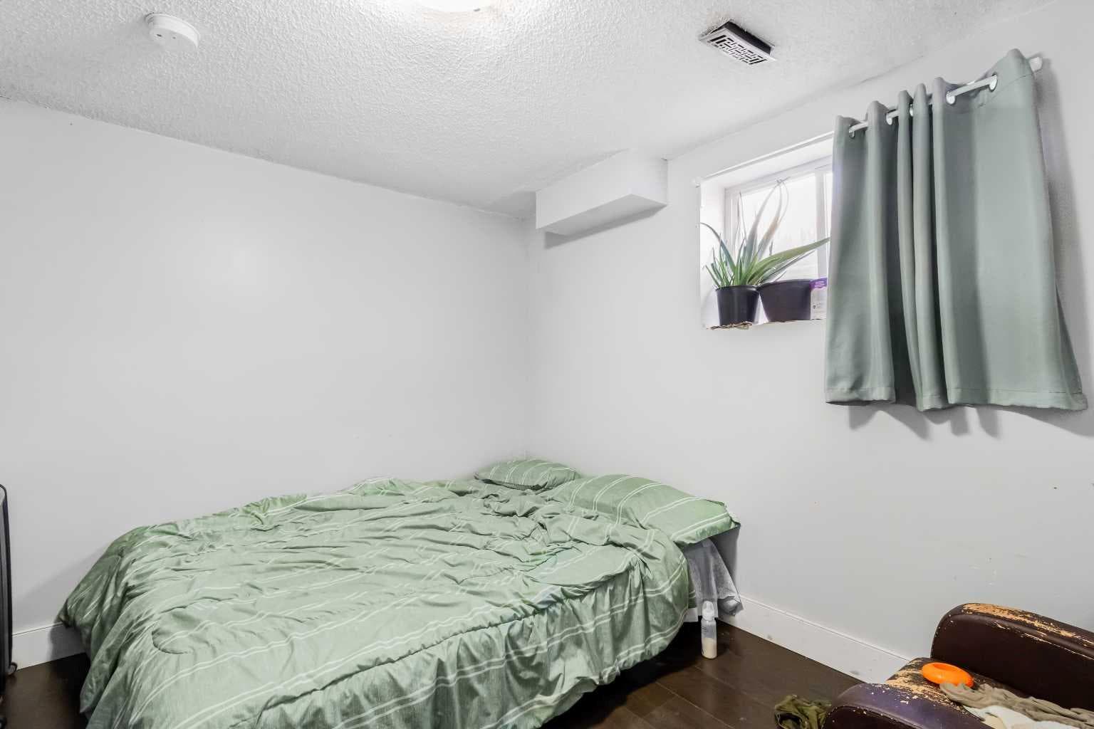 183 Penbrooke Close SE