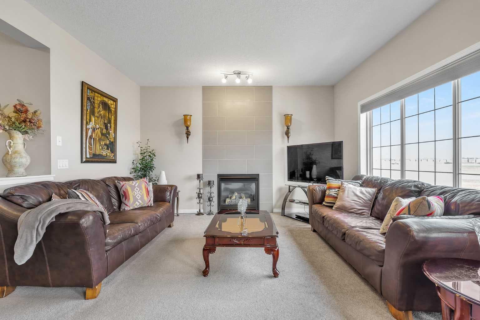 87 Panton Landing NW