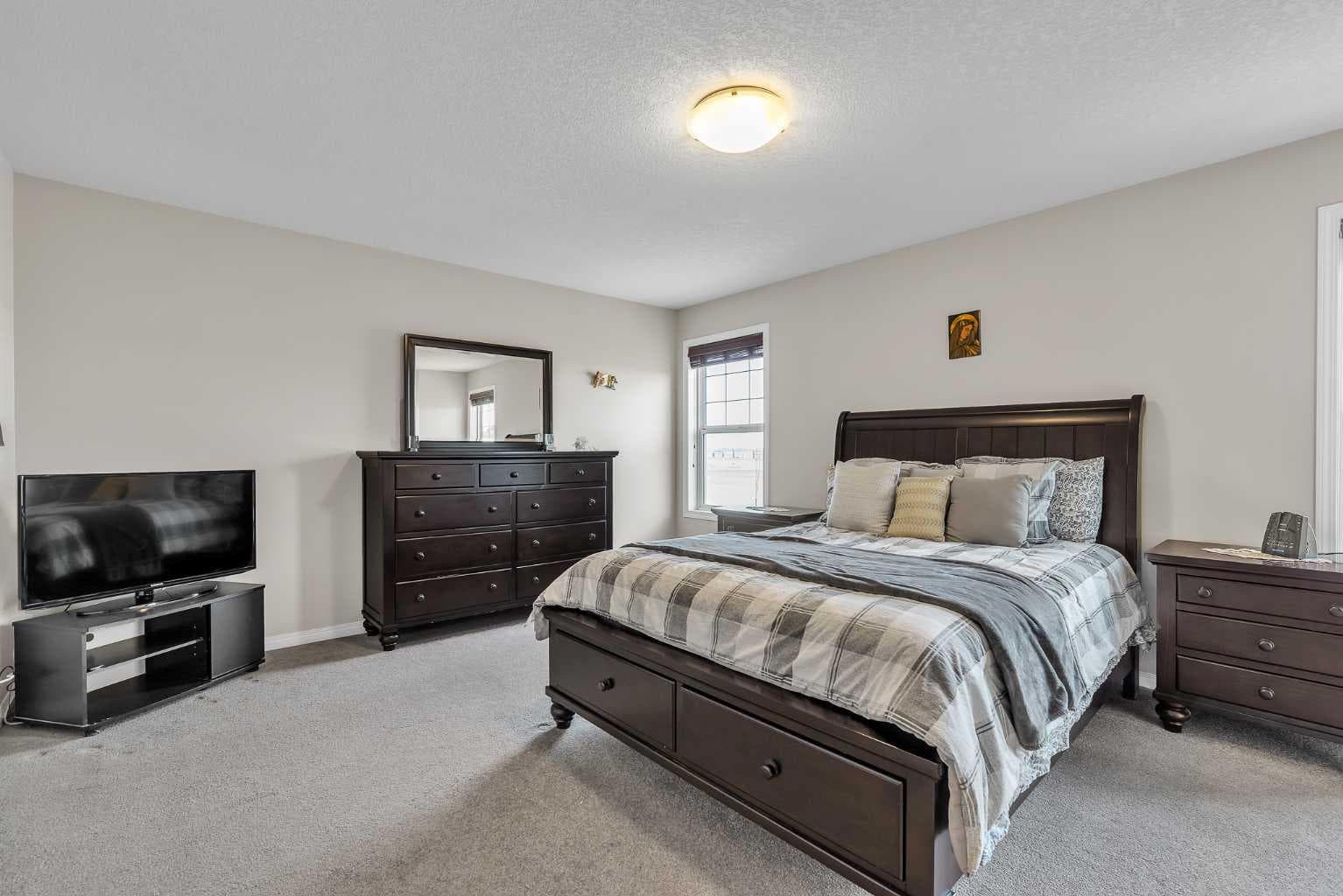 87 Panton Landing NW