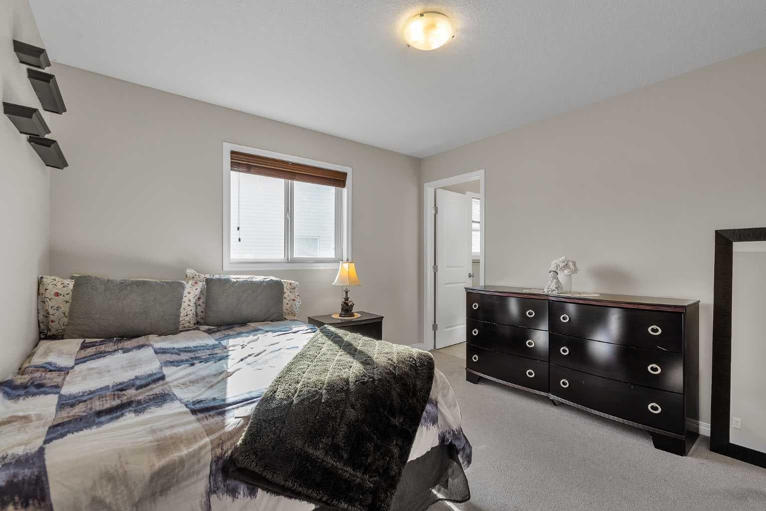 87 Panton Landing NW
