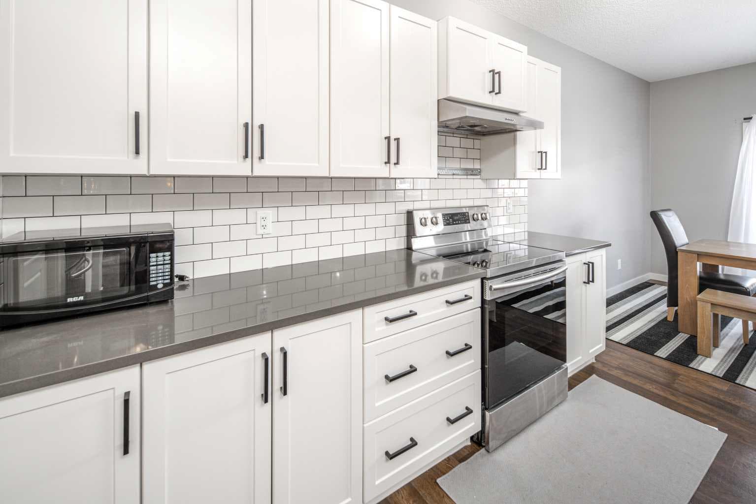 80 Howse Manor NE