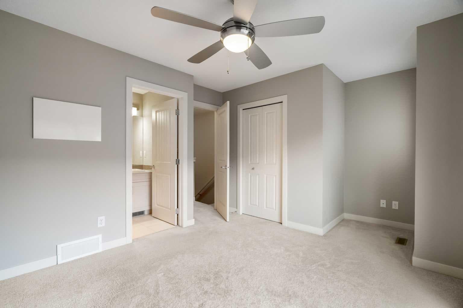 203, 355 Nolancrest Heights NW