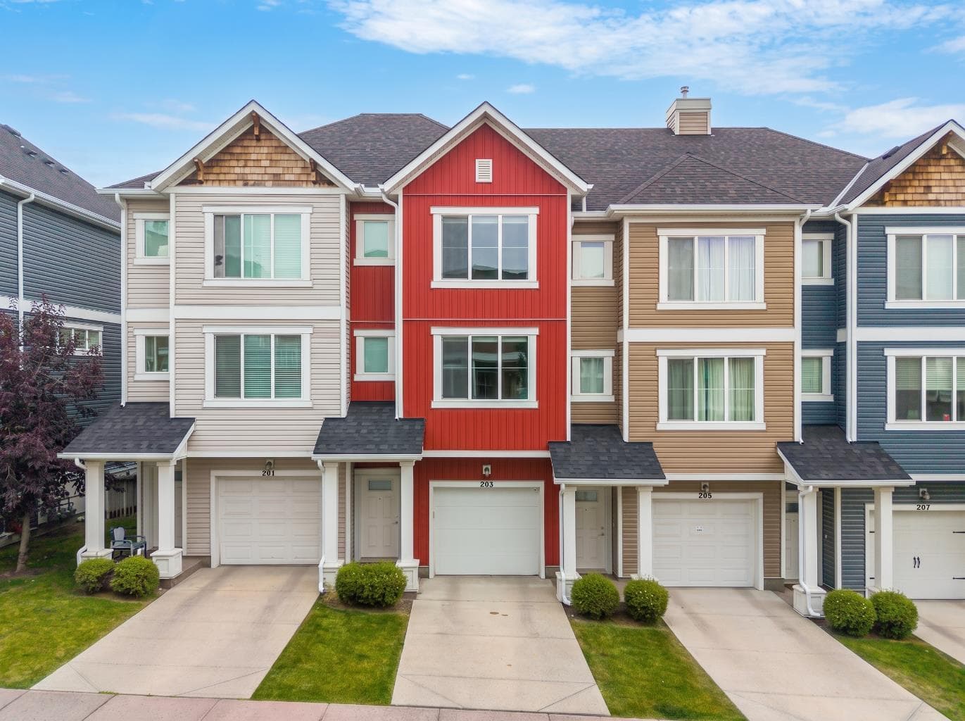 203, 355 Nolancrest Heights NW
