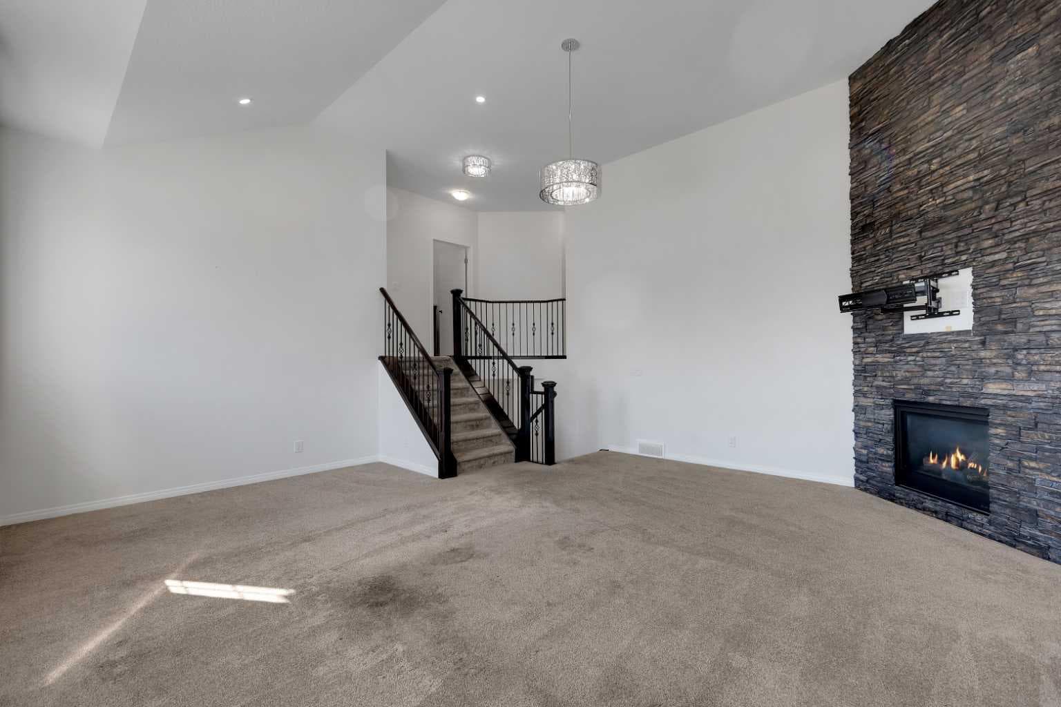 17 Yorkstone Way SW