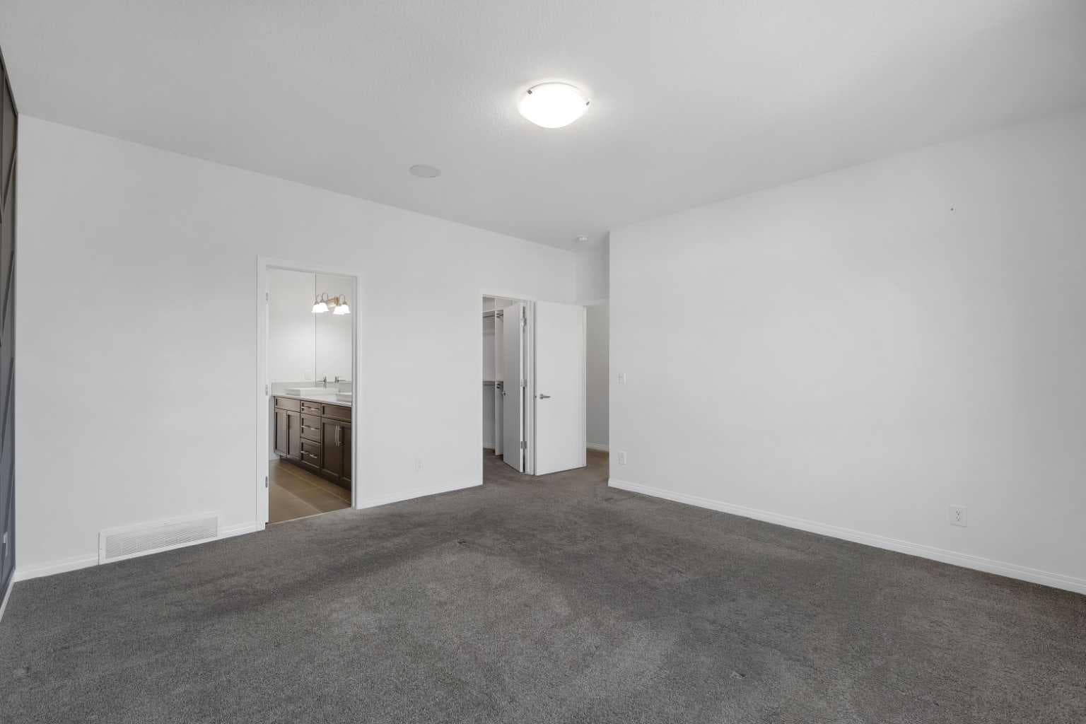 17 Yorkstone Way SW