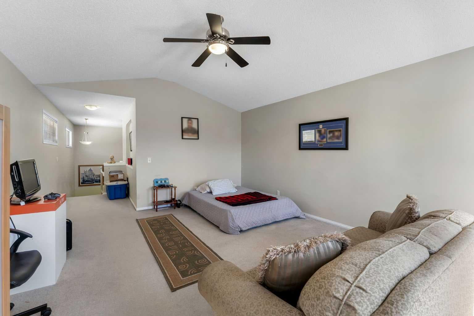 149 Saddlecrest Green NE