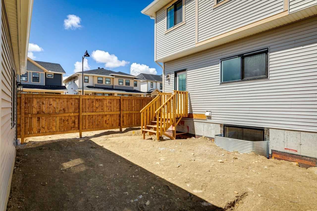 244 Drystone Walk NW