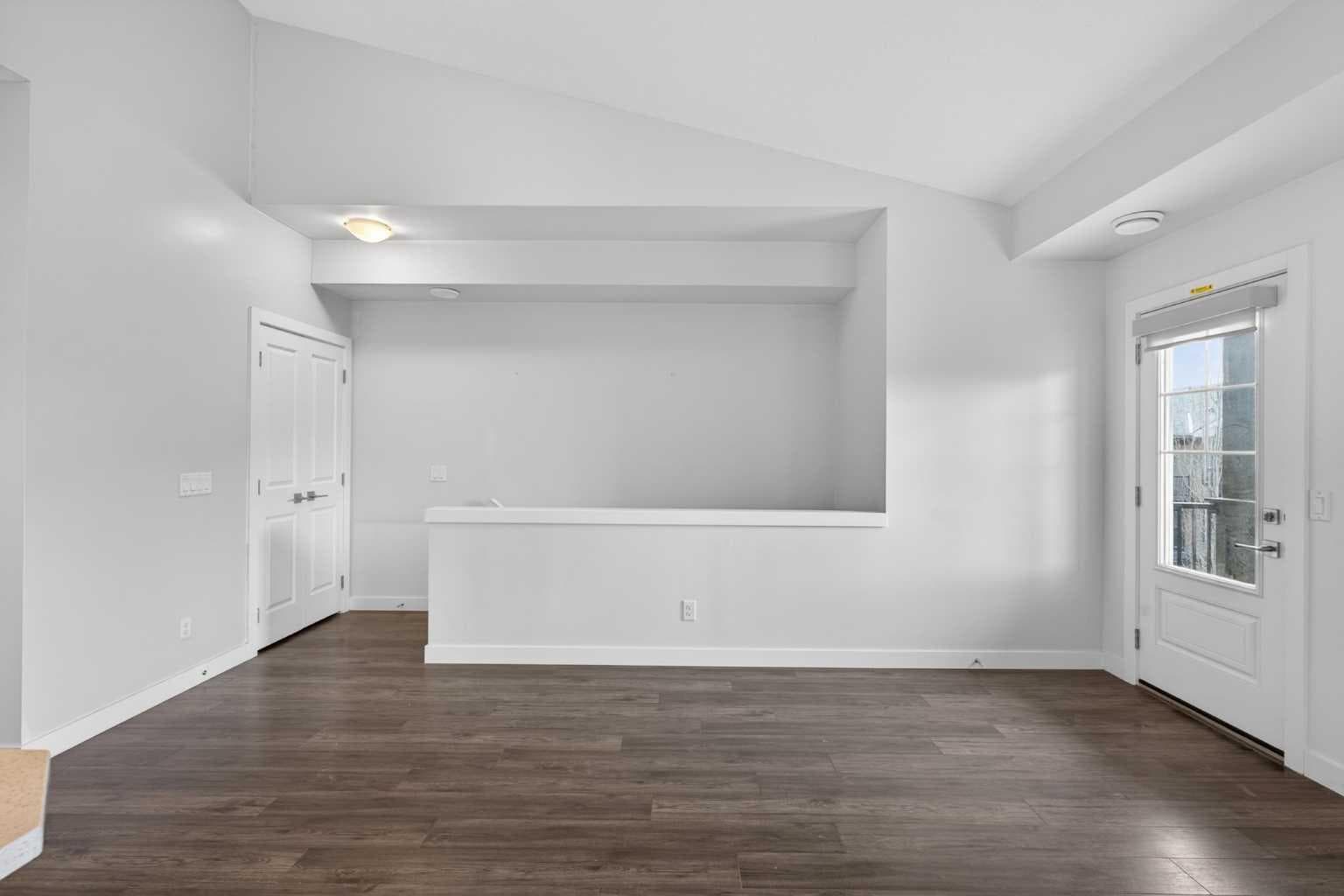 12 Evanscrest Gardens NW