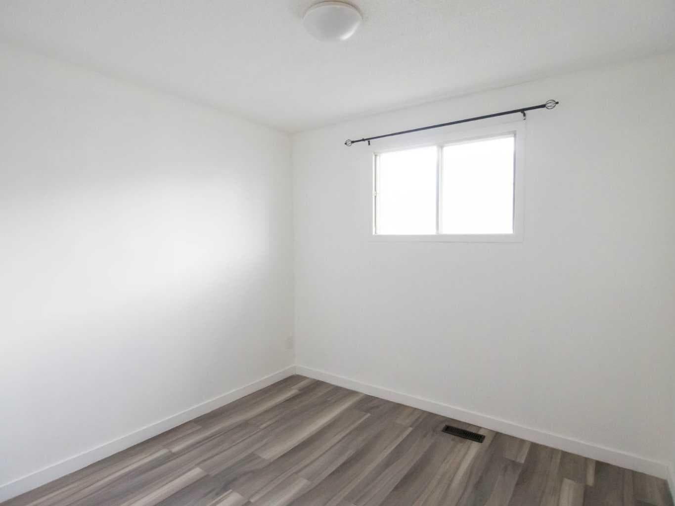 196 Fonda Drive SE
