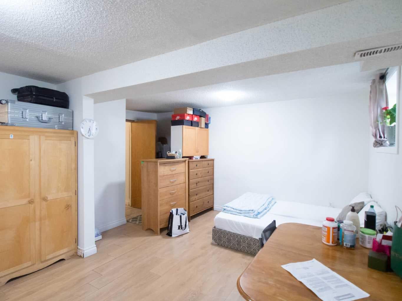 196 Fonda Drive SE