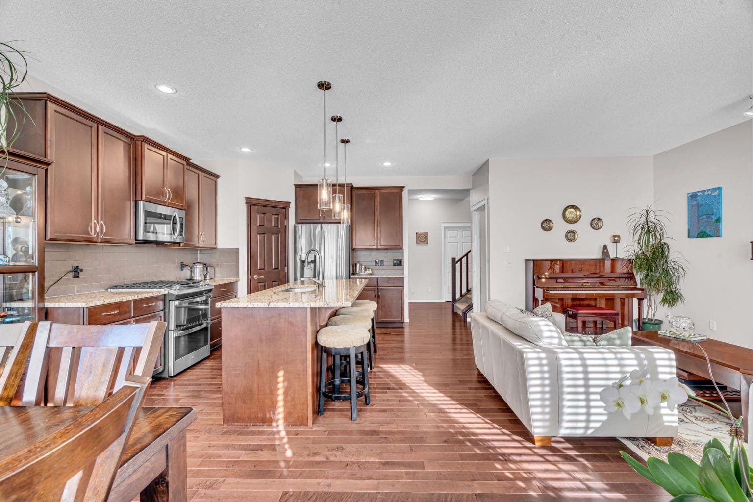 112 Walden Terrace SE