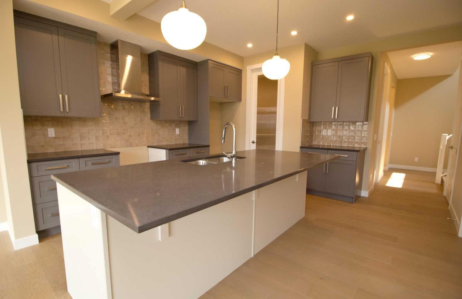 127 Sundown Crescent 