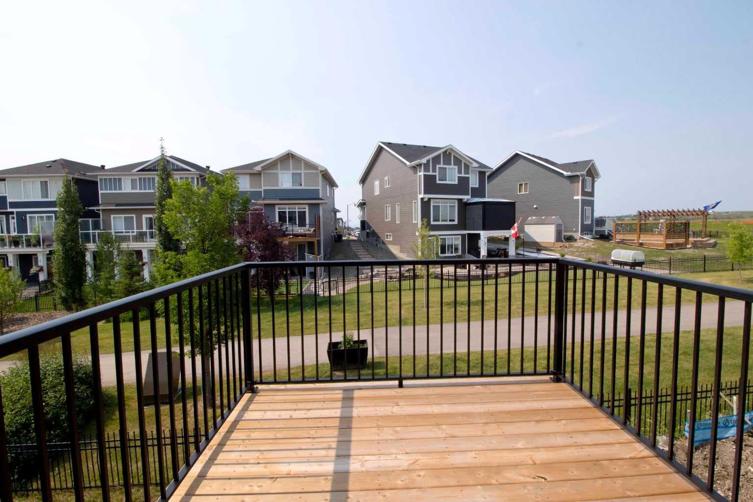 127 Sundown Crescent 
