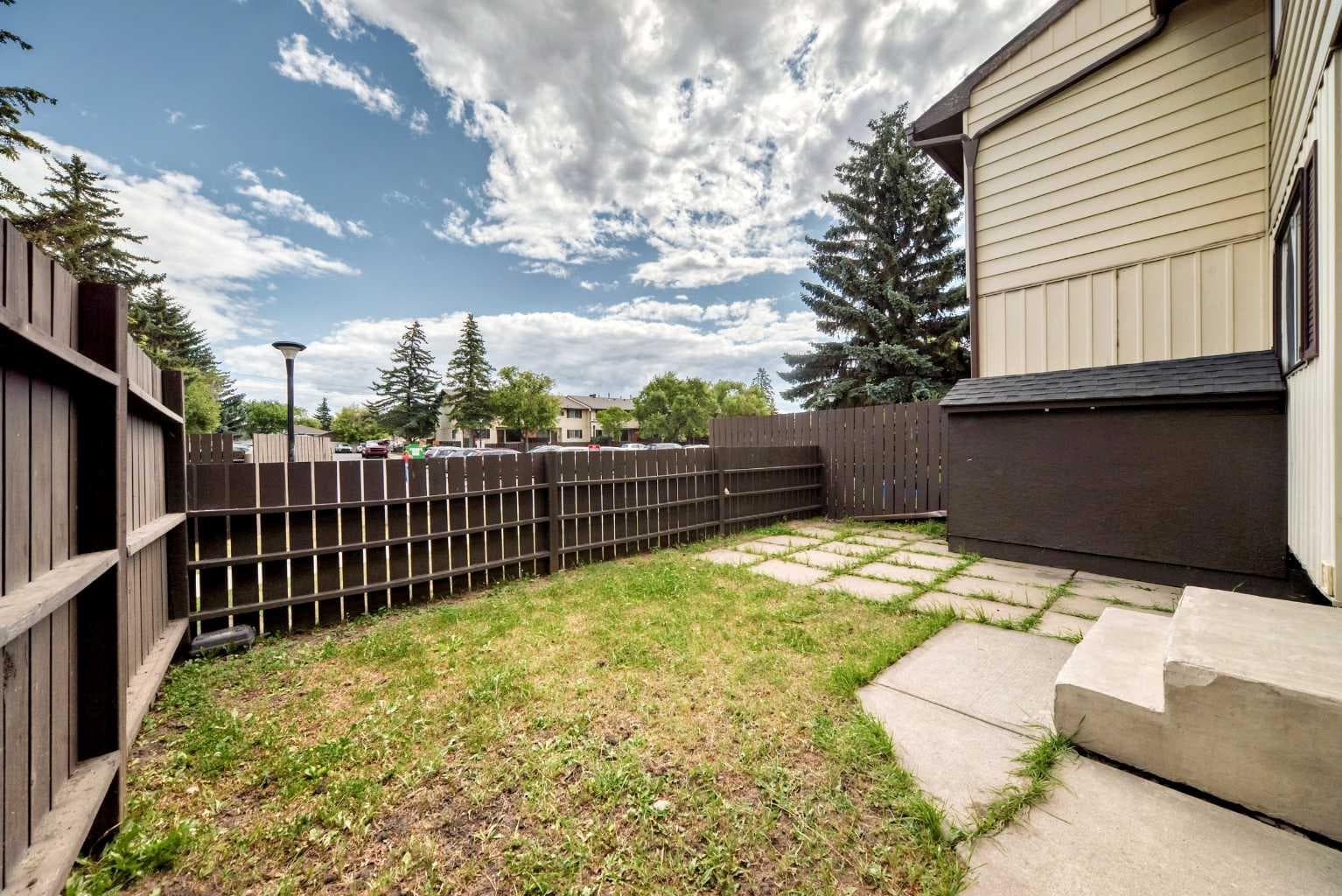 33, 175 Manora Place 