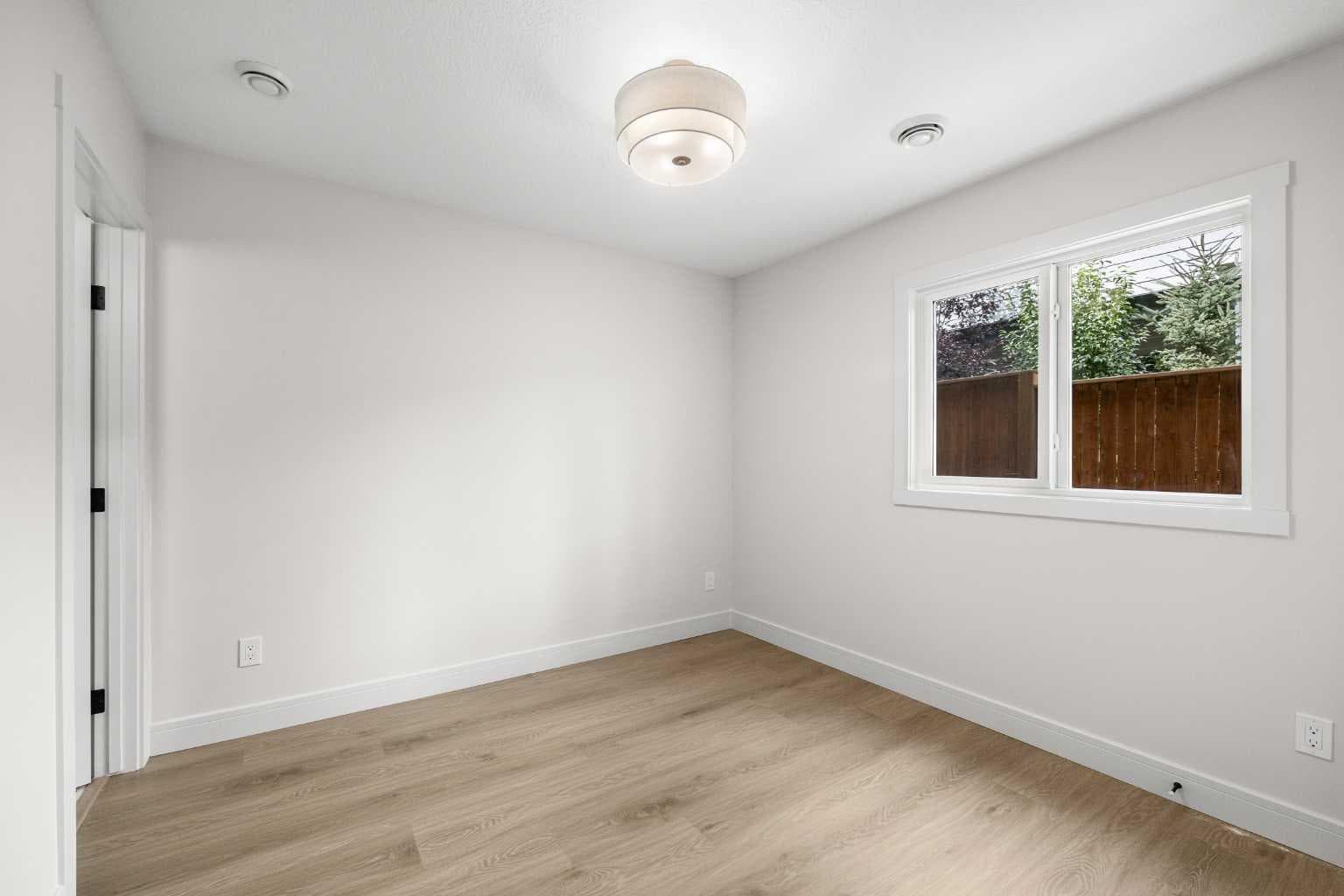 302, 67 Panatella Square NW