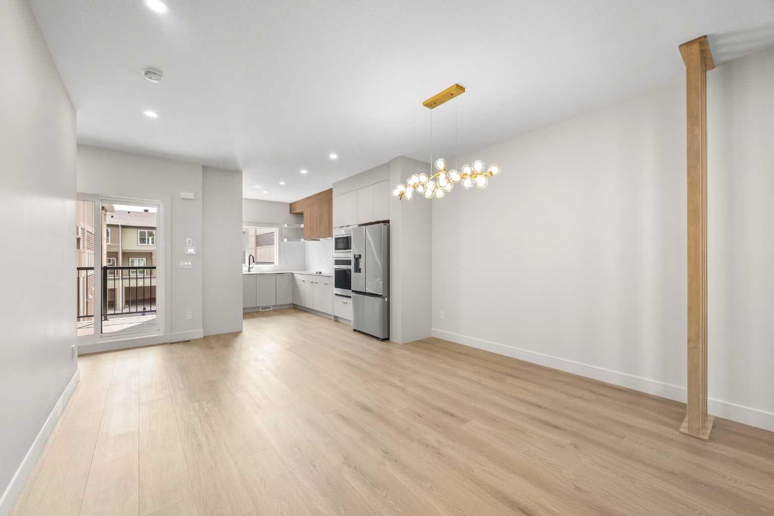 302, 67 Panatella Square NW