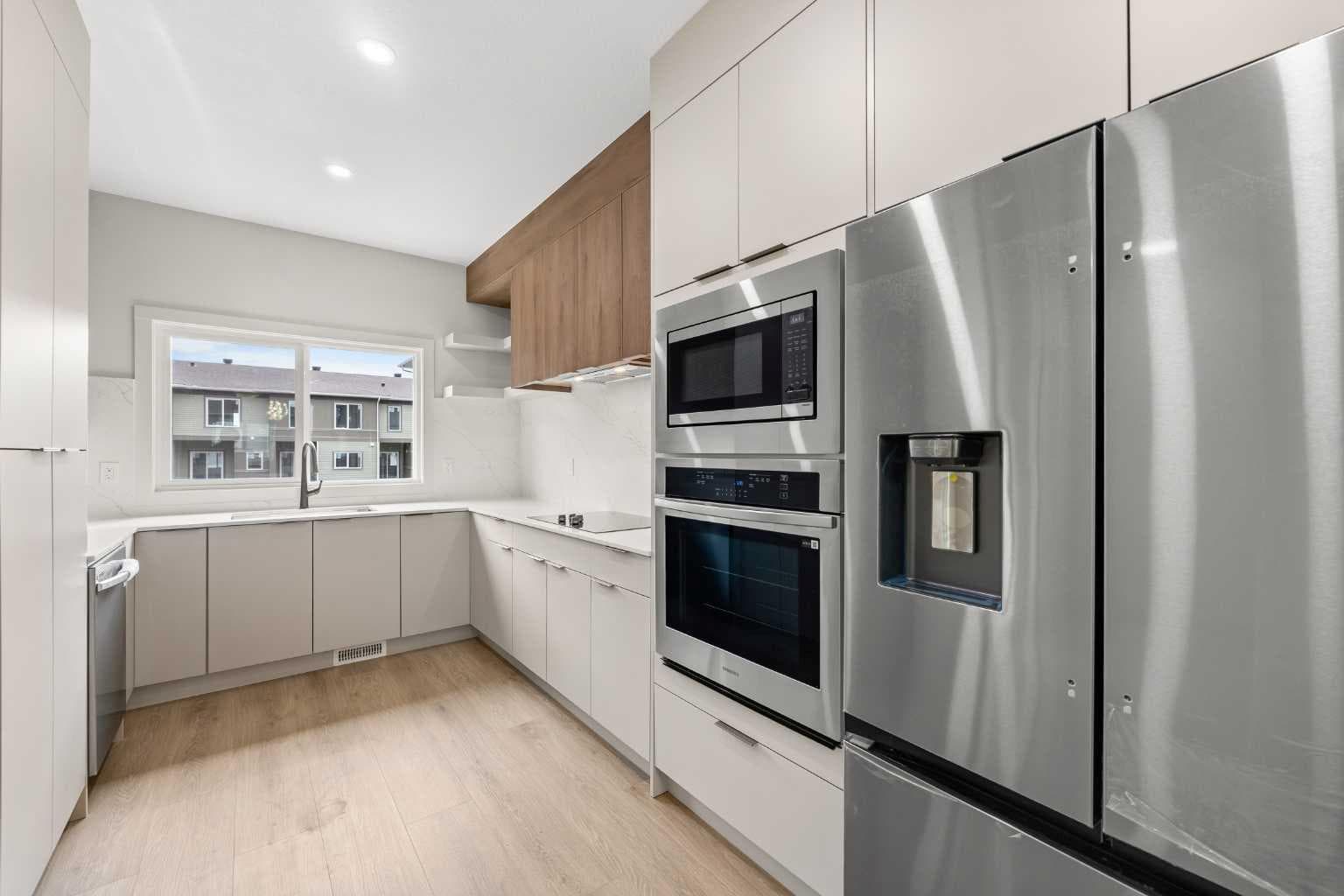 302, 67 Panatella Square NW