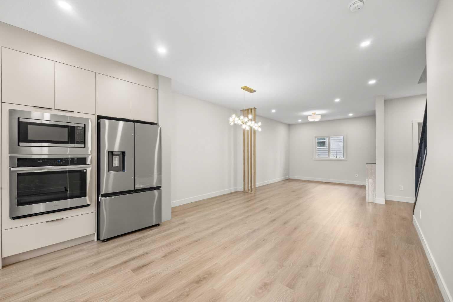 302, 67 Panatella Square NW