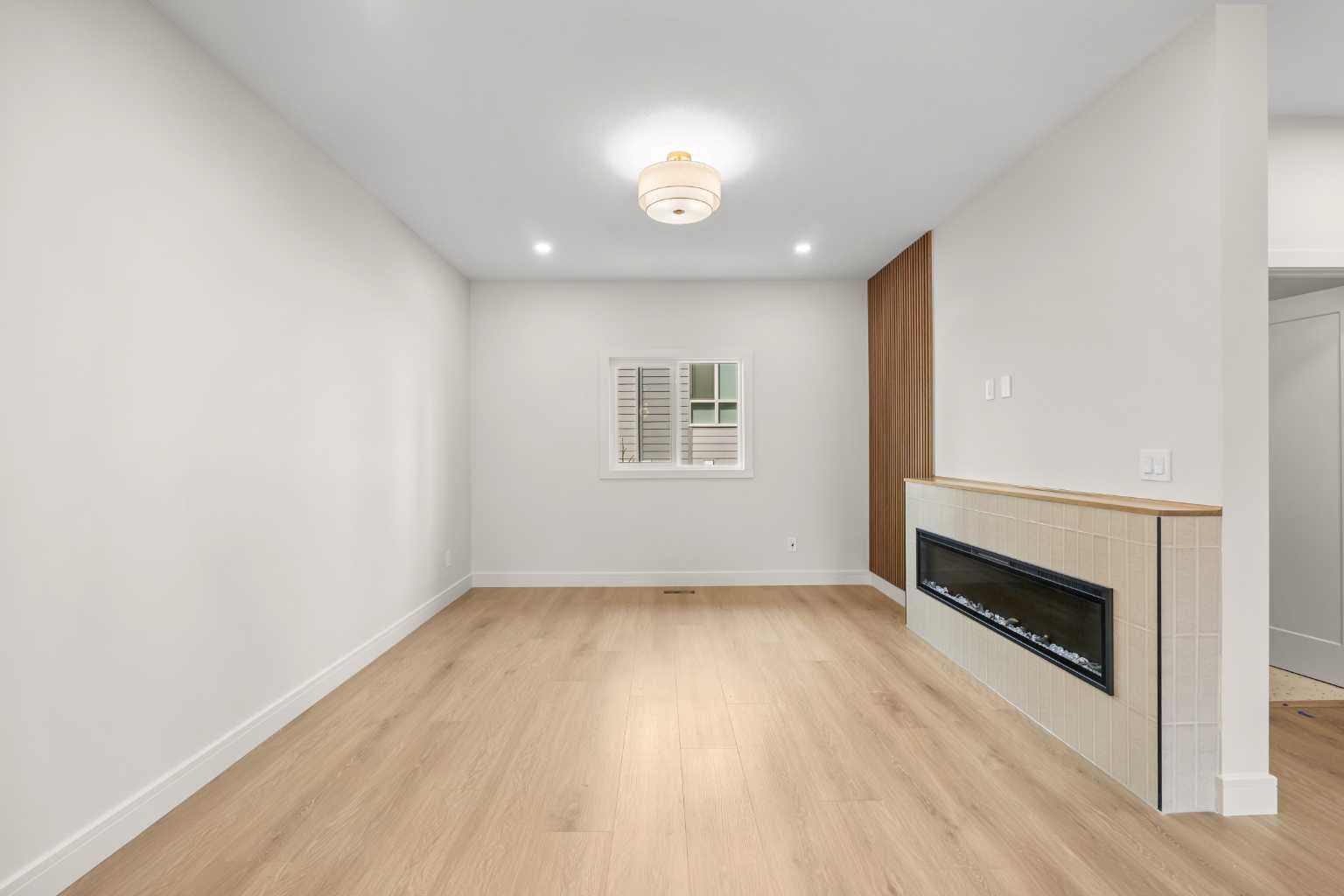 302, 67 Panatella Square NW