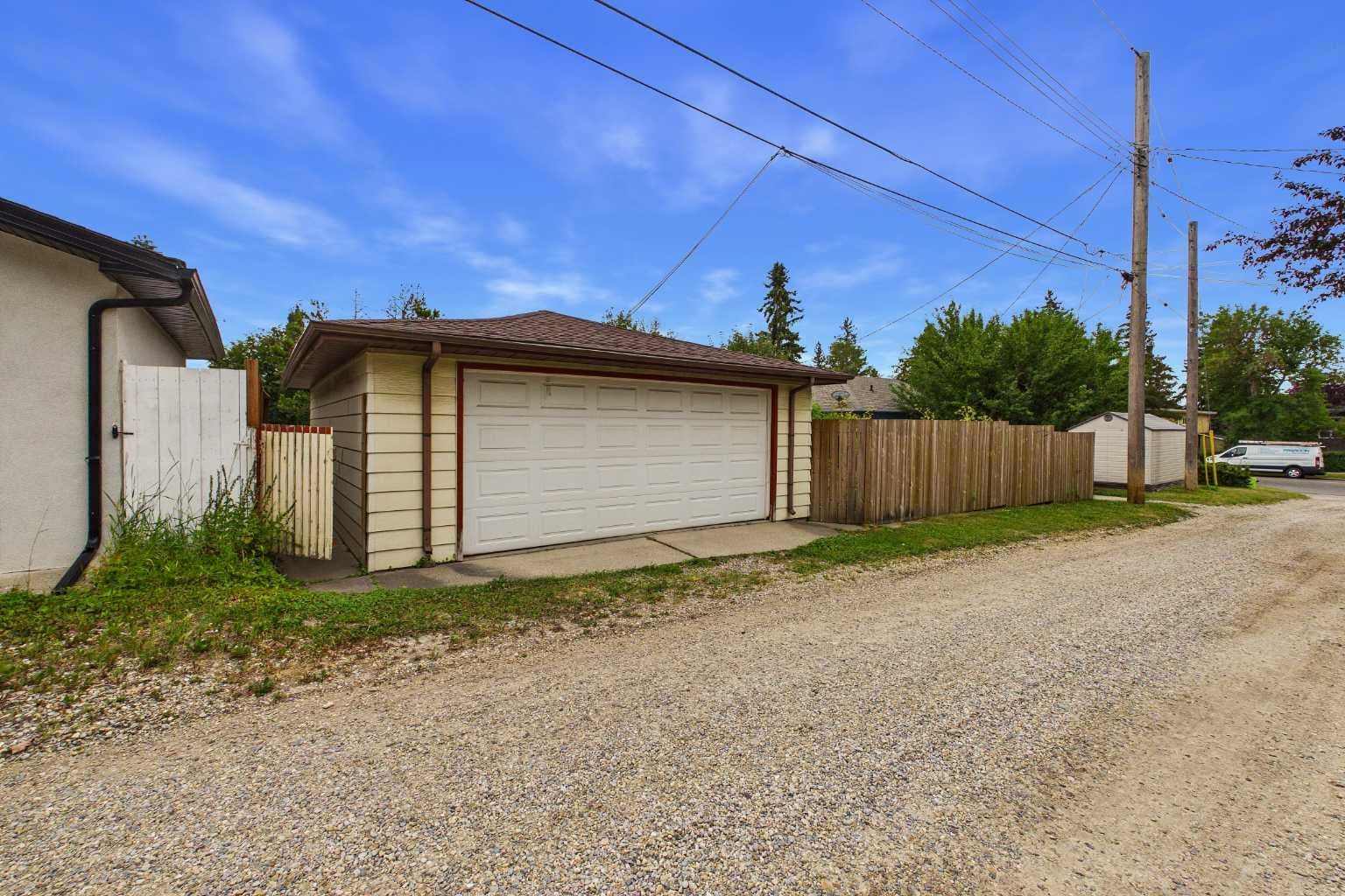 5 Chisholm Crescent NW