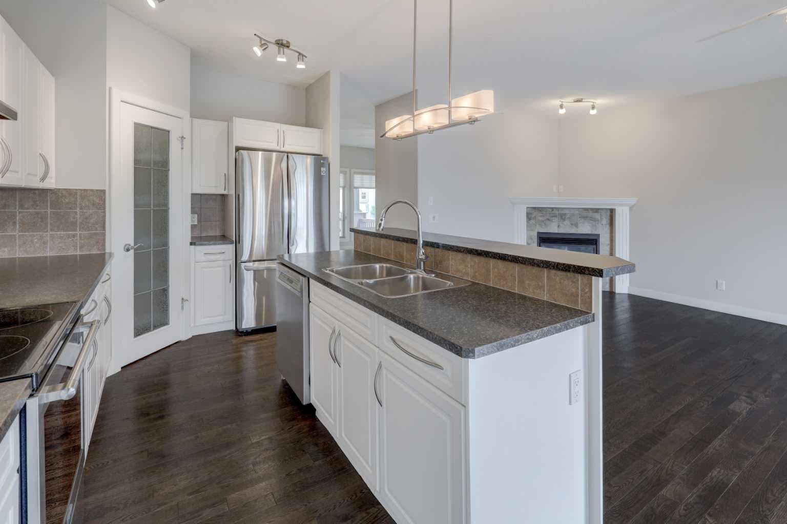 103 Bridle Estates Mews SW
