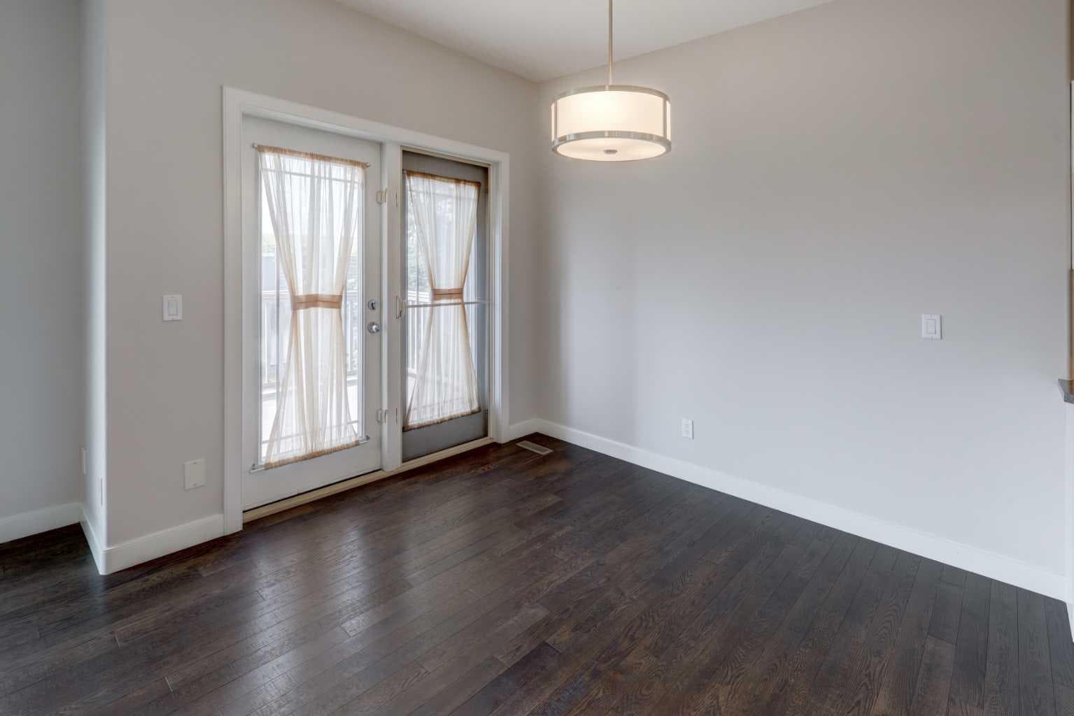 103 Bridle Estates Mews SW