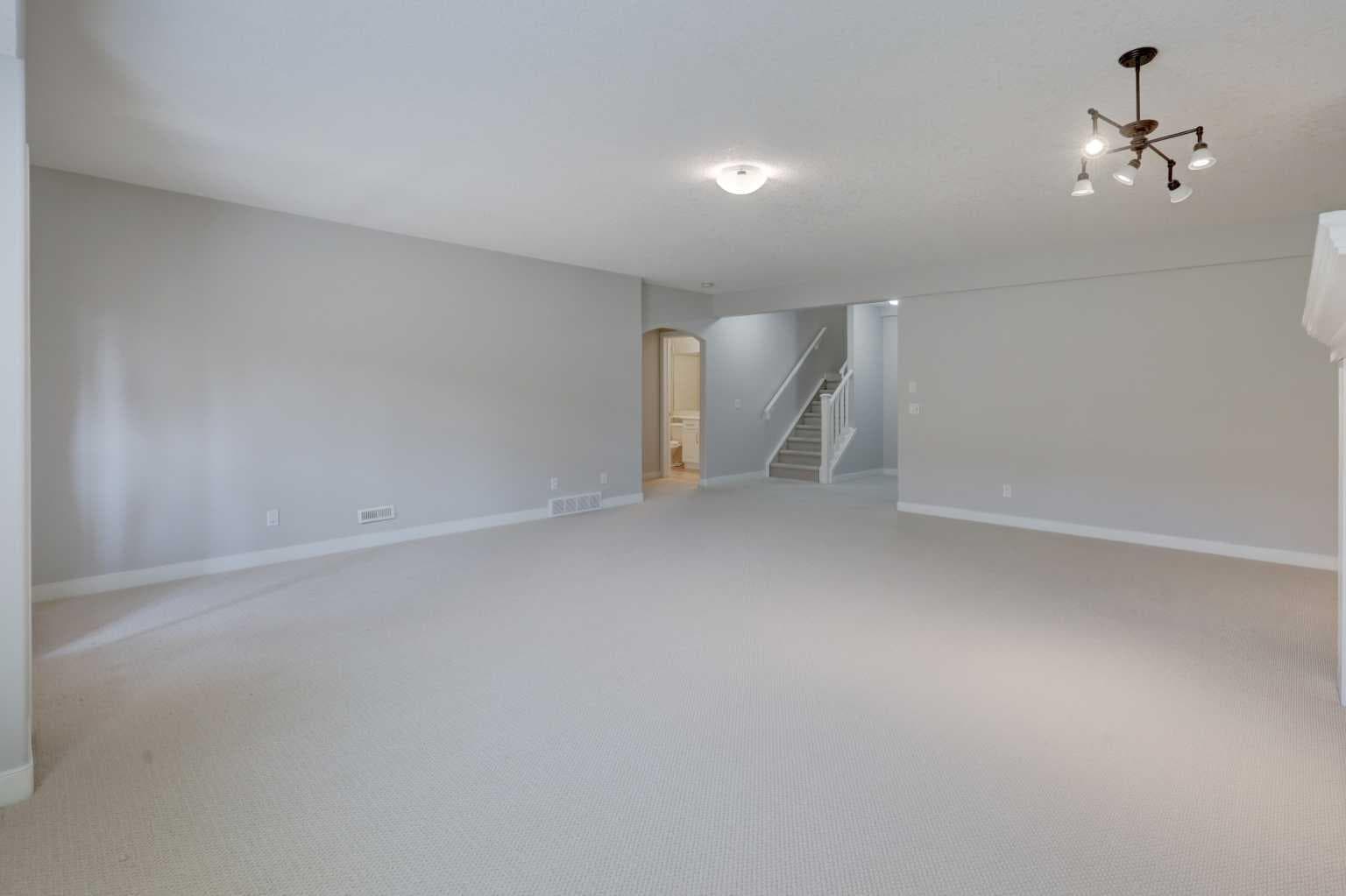 103 Bridle Estates Mews SW