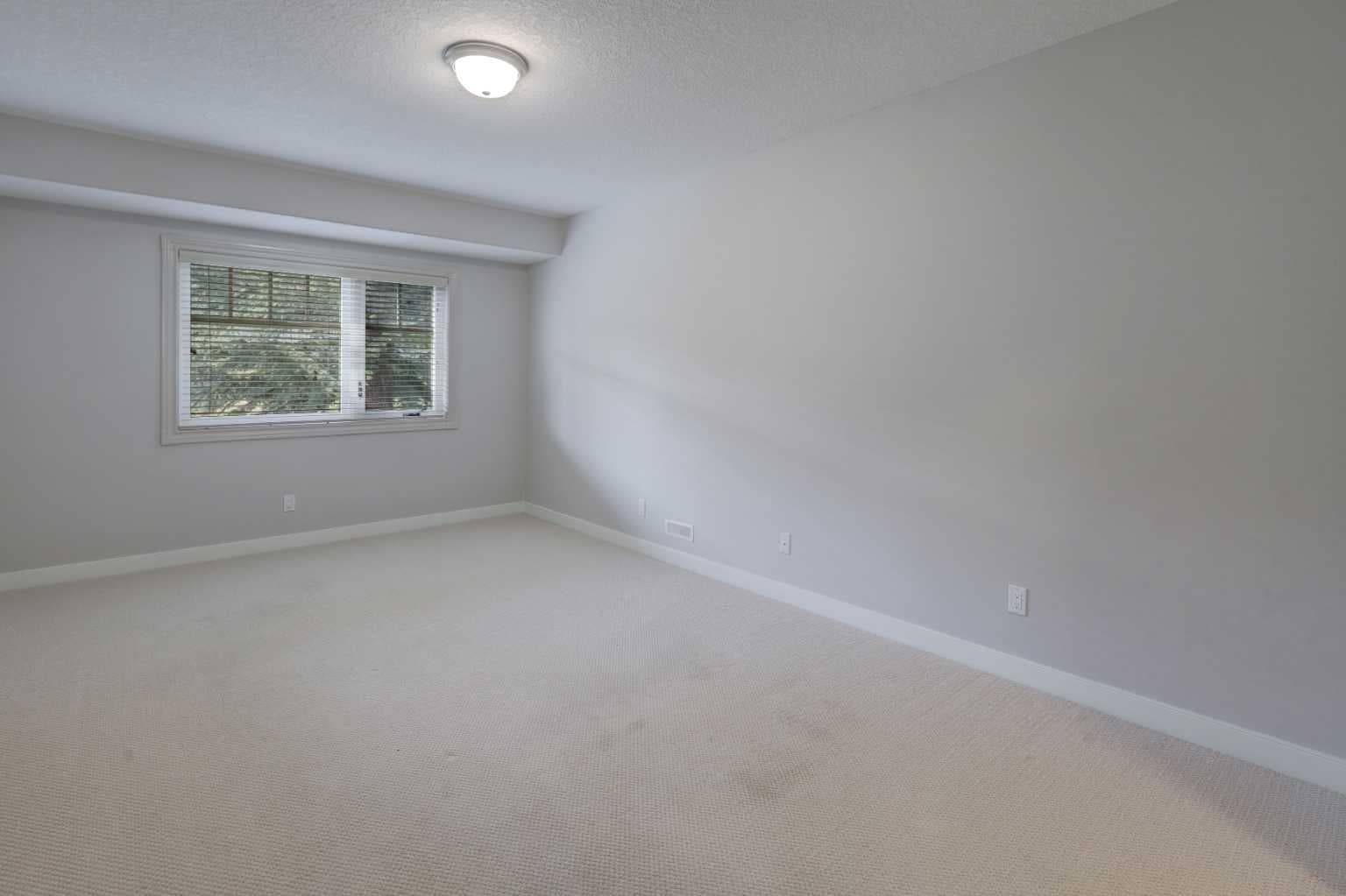 103 Bridle Estates Mews SW