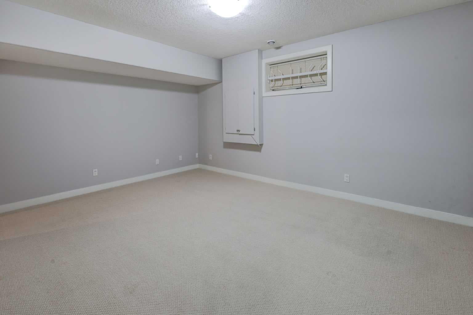 103 Bridle Estates Mews SW