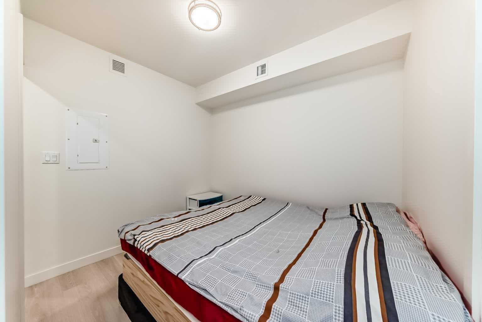 104, 108 Waterfront Court SW