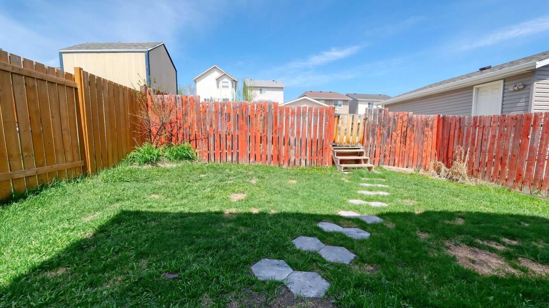 157 Harvest Gold Heights NE