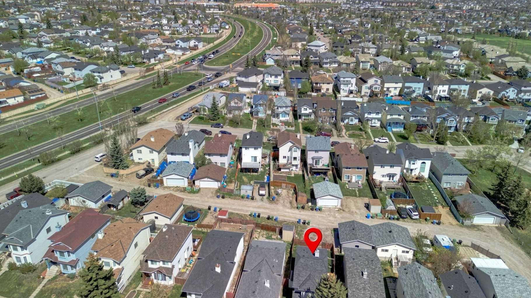 157 Harvest Gold Heights NE