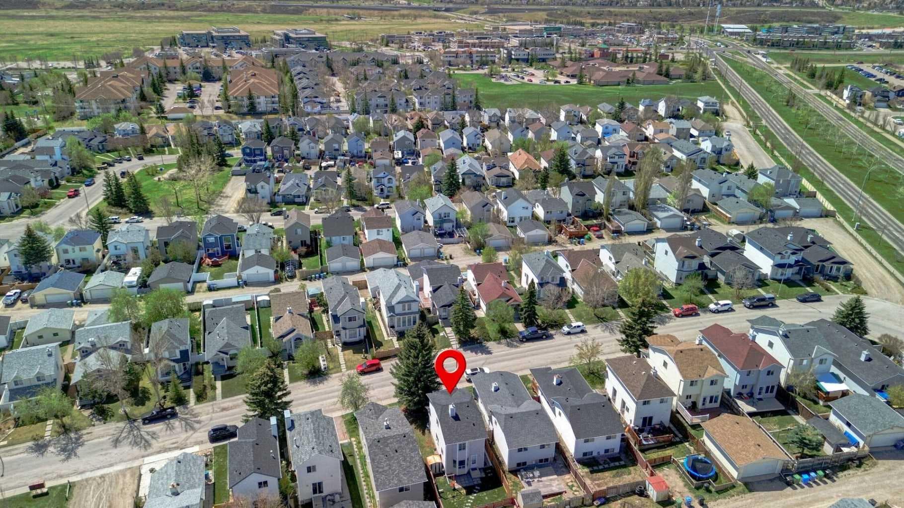 157 Harvest Gold Heights NE