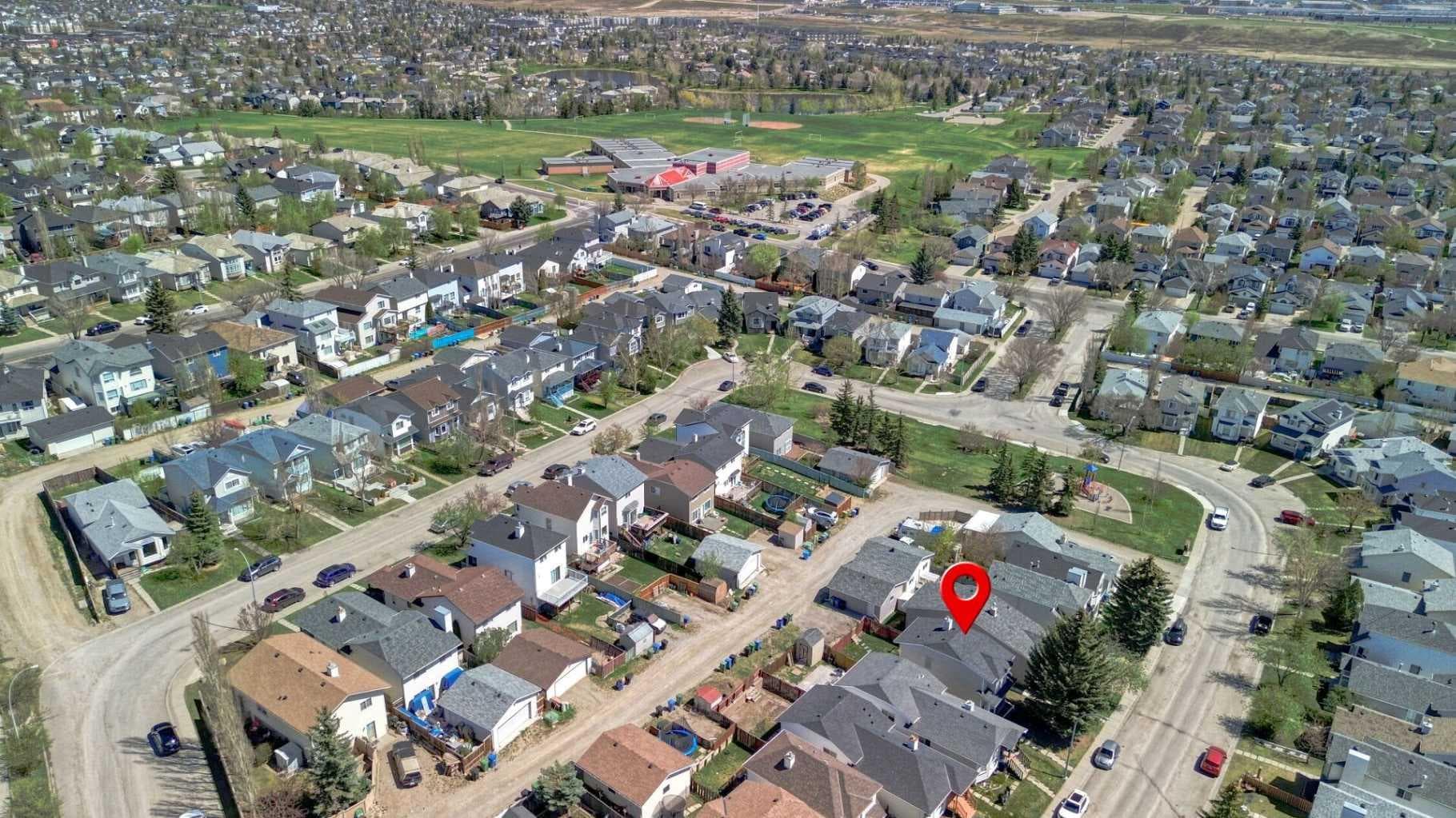157 Harvest Gold Heights NE