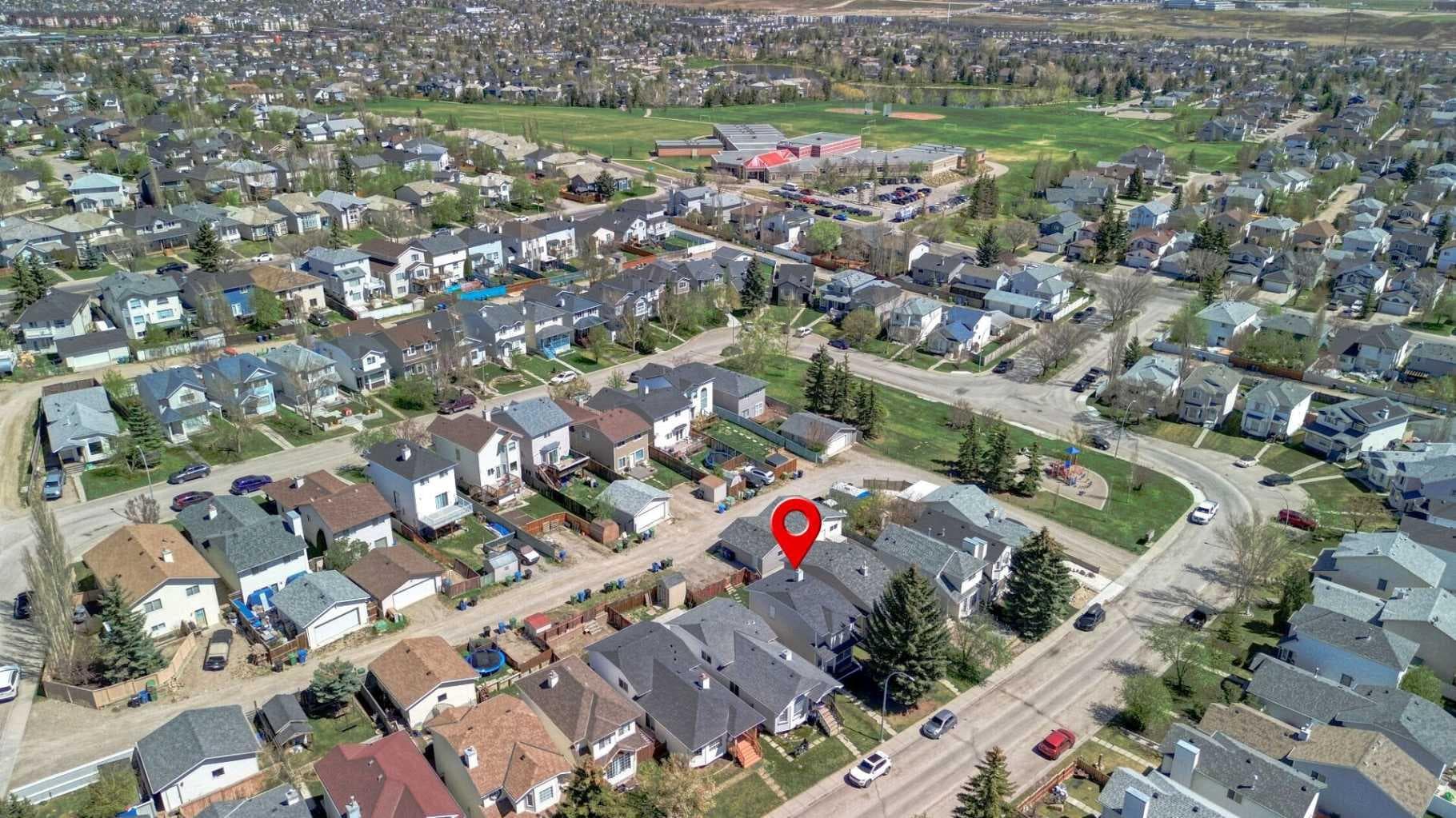 157 Harvest Gold Heights NE