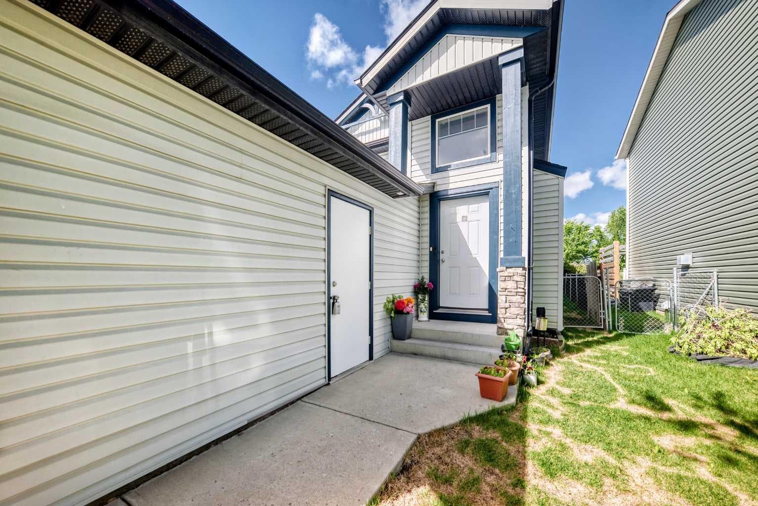 30 Covehaven View NE