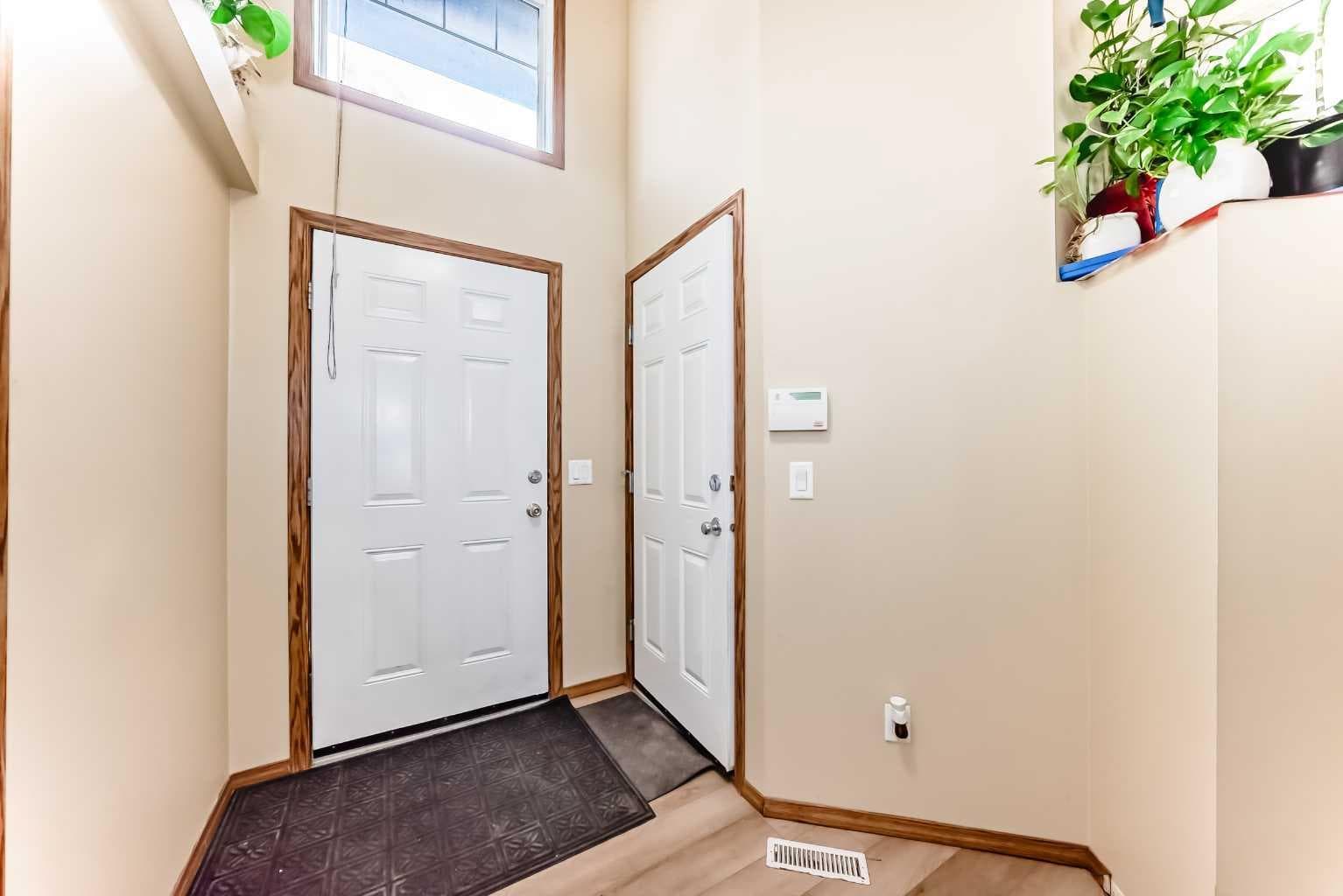 30 Covehaven View NE