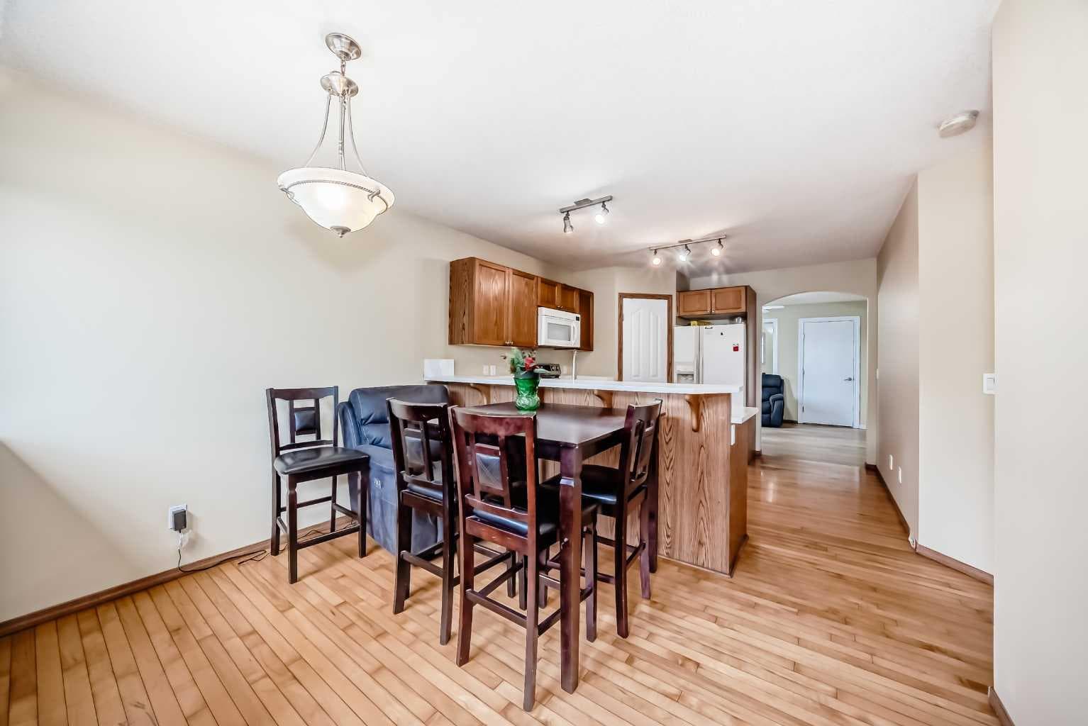 30 Covehaven View NE